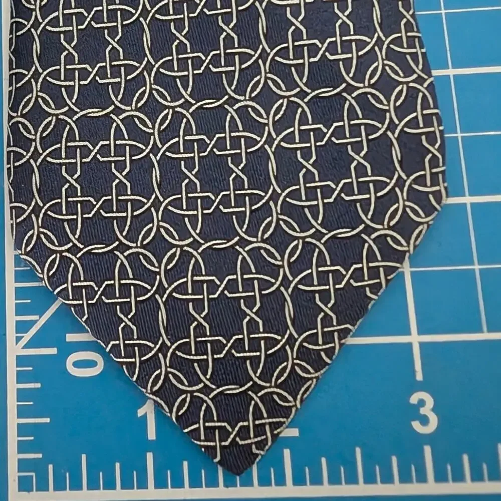 Vintage Hermès 100% Silk Men's Blue Tie With Cream Geometric Designs